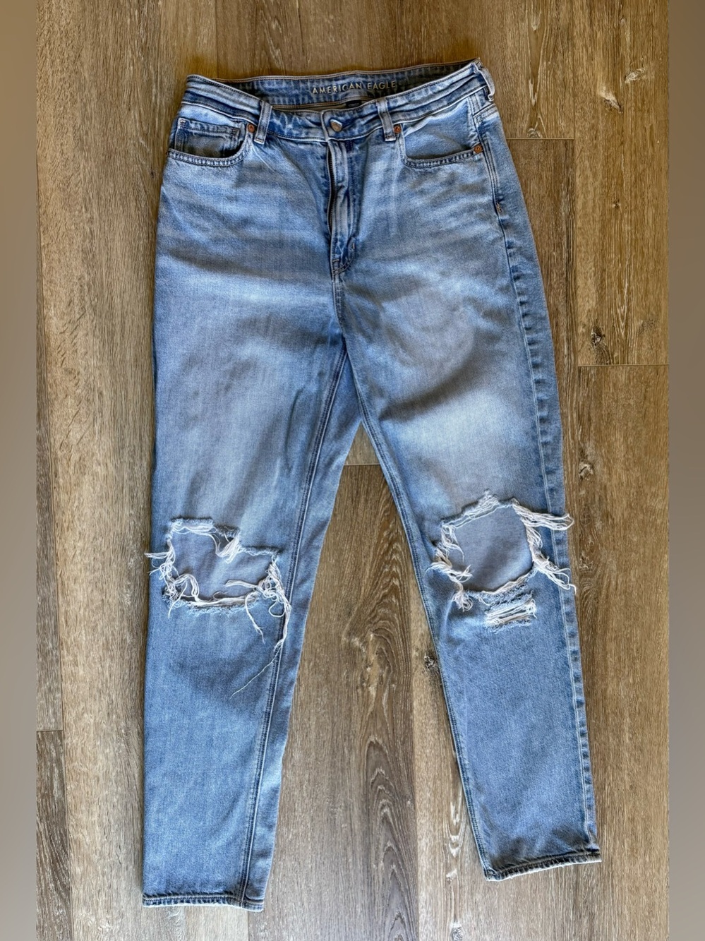 American Eagle Outfitters Boyfriend Jeans - Light Blue Distressed